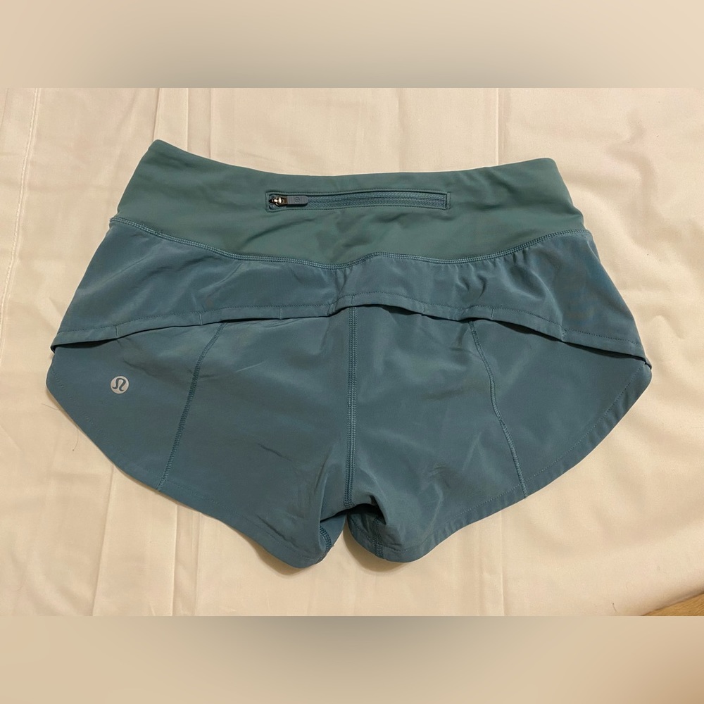 LULULEMON Speed Up Low-Rise Lined 2.5-in Shorts (Size 2)